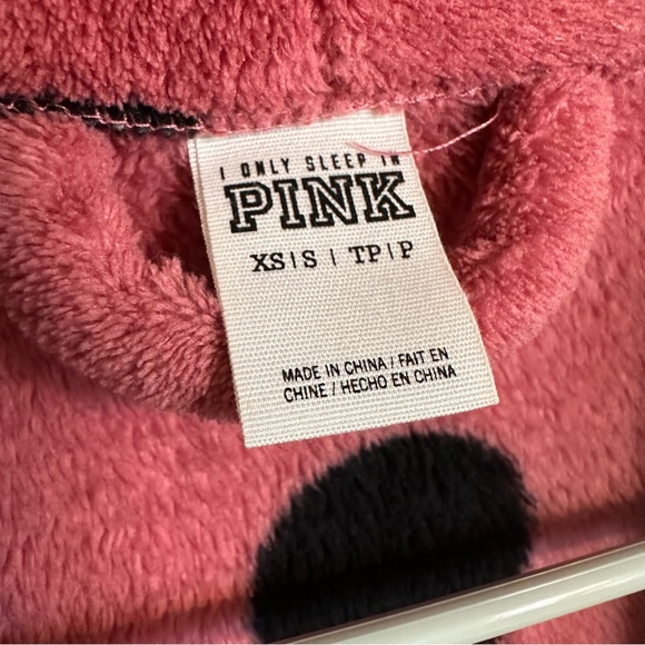 PINK Bathrobe. - Picture 6 of 9
